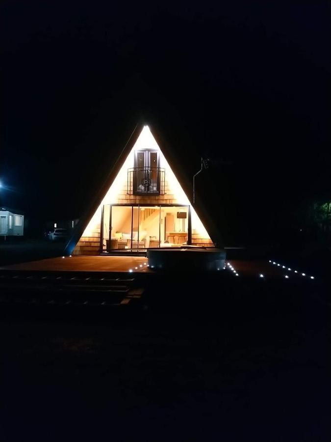 Widgeon Bespoke Cabin Is Lakeside With Private Fishing Peg, Hot Tub Situated At Tattershall Lakes Country Park Екстер'єр фото