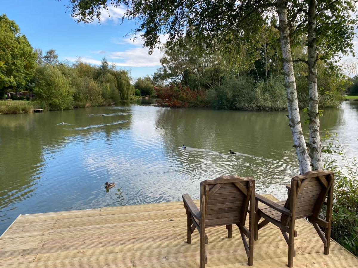 Widgeon Bespoke Cabin Is Lakeside With Private Fishing Peg, Hot Tub Situated At Tattershall Lakes Country Park Екстер'єр фото
